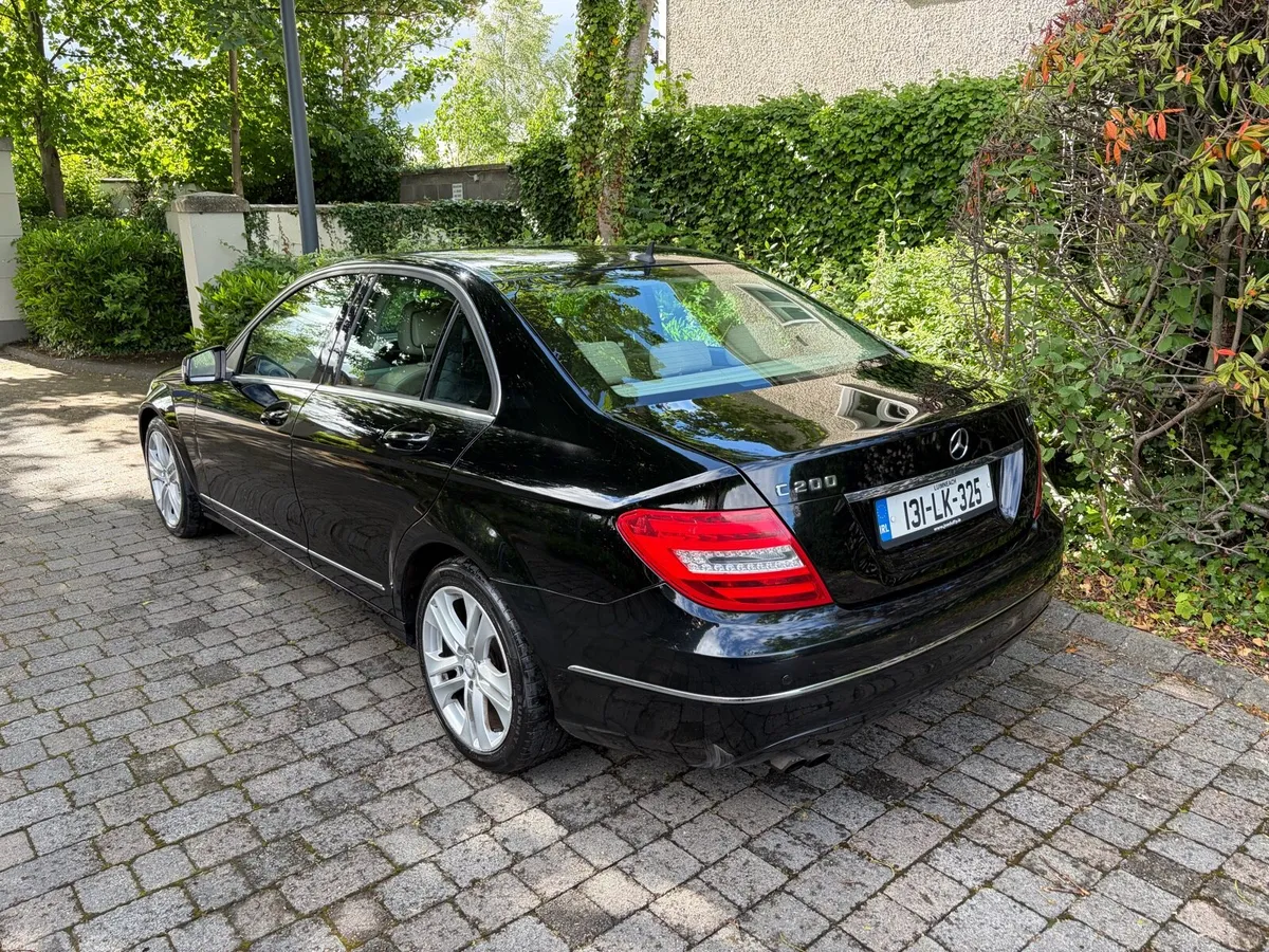 2013 Mercedes  C200 Avantgarde - Image 3