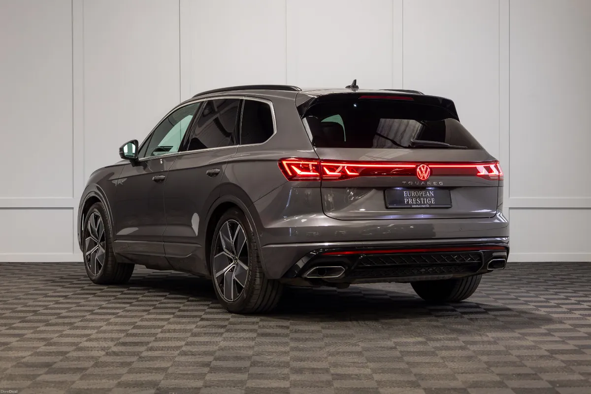 2025 Volkswagen Touareg R-Line 2 Seat Commercial - Image 4