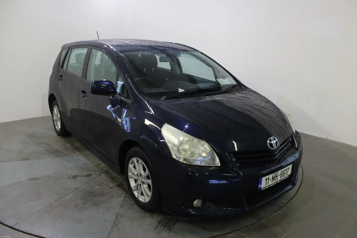 Toyota Verso 2.0 D-4D 125bhp TR PAN ROOF - Image 1