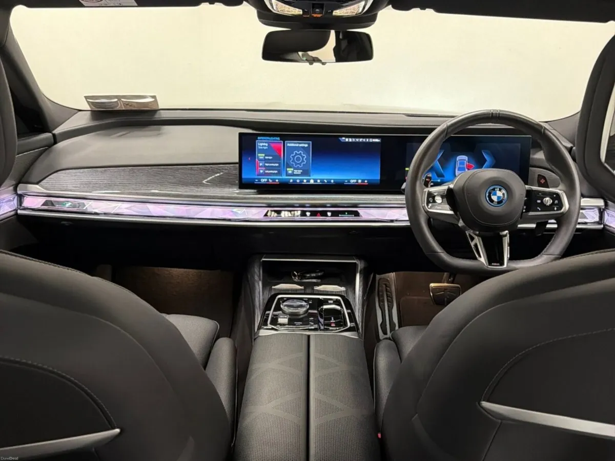 BMW 7-Series M760e xDrive - Image 4