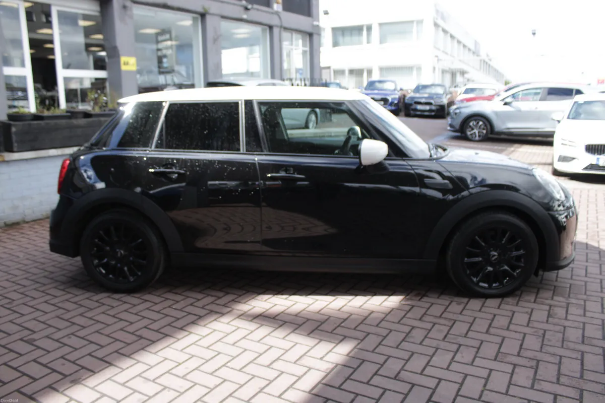 2021 MINI COOPER D 1.5D 5DR HATCHBACK AUTO - Image 3