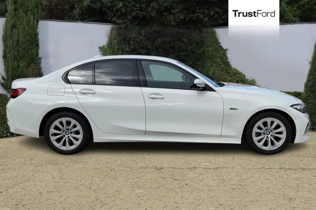 BMW 3-Series Sport - Image 3