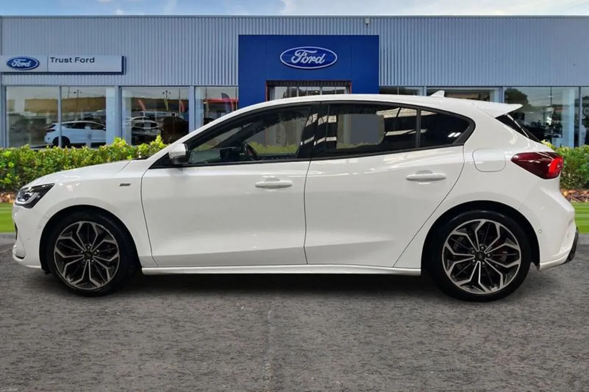 Ford Focus ST-Line X - Image 3