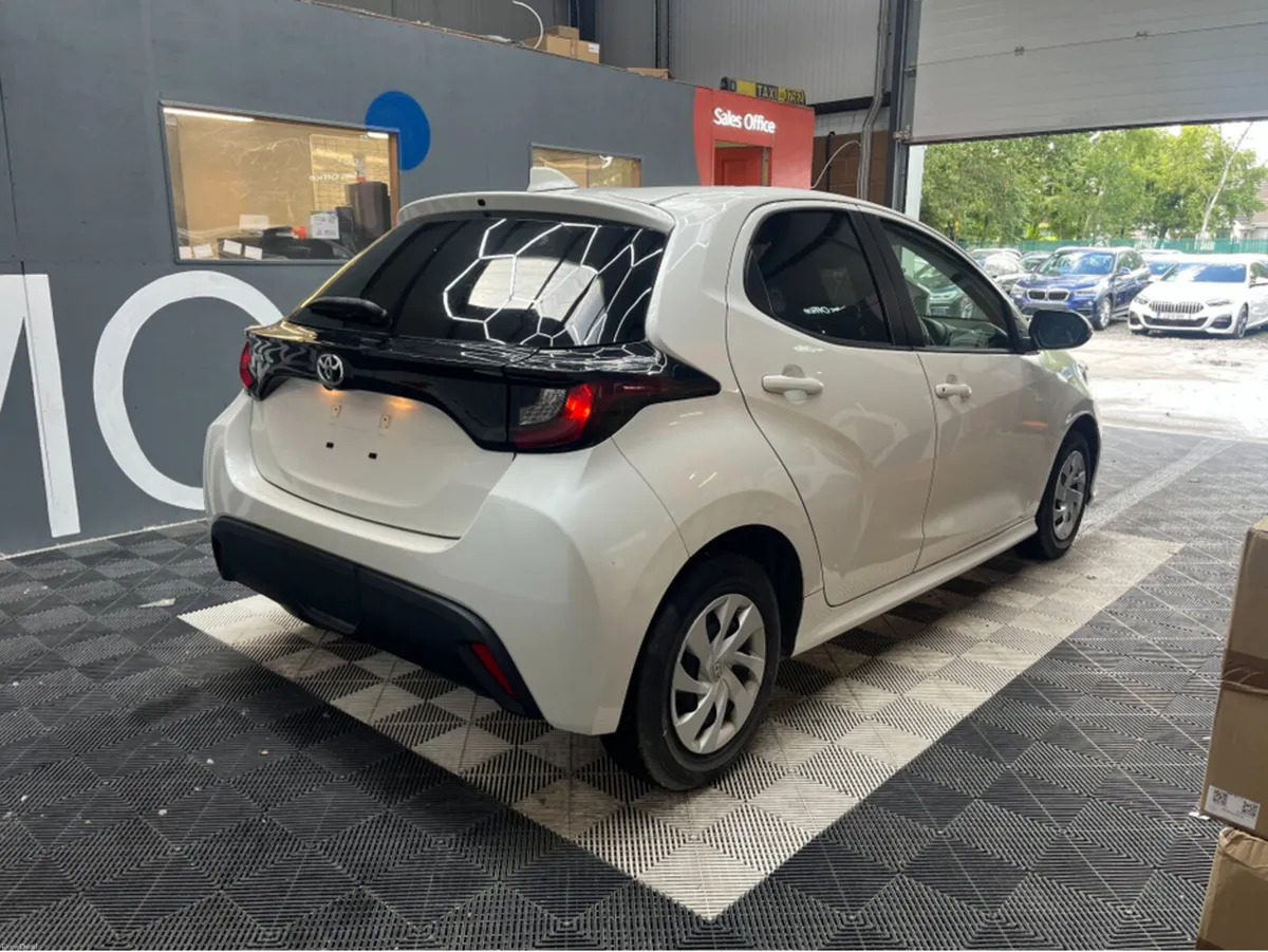 Toyota Yaris 2021 TOYOTA YARIS X 1.0 AUTOMATIC / R - Image 2