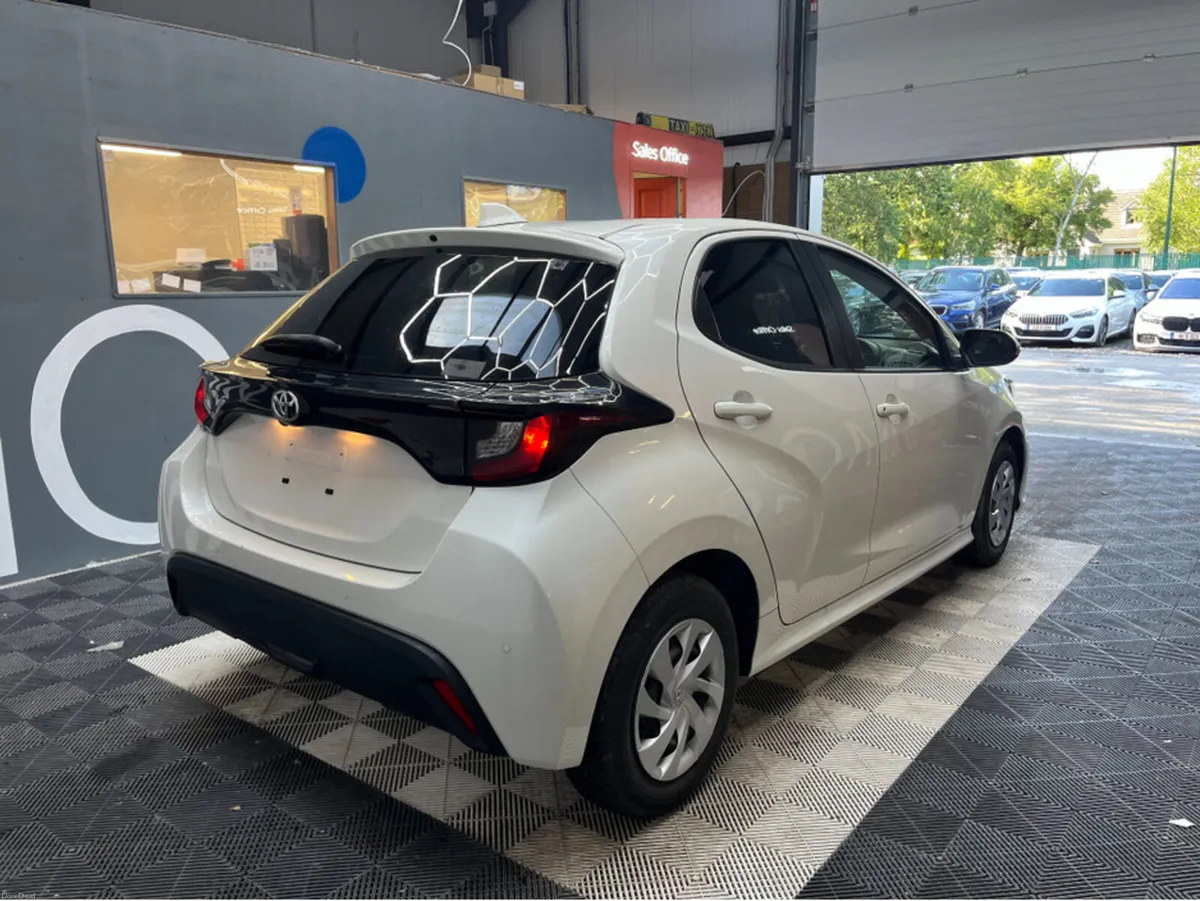 Toyota Yaris 2022 TOYOTA YARIS X 1.0 AUTOMATIC / R - Image 2