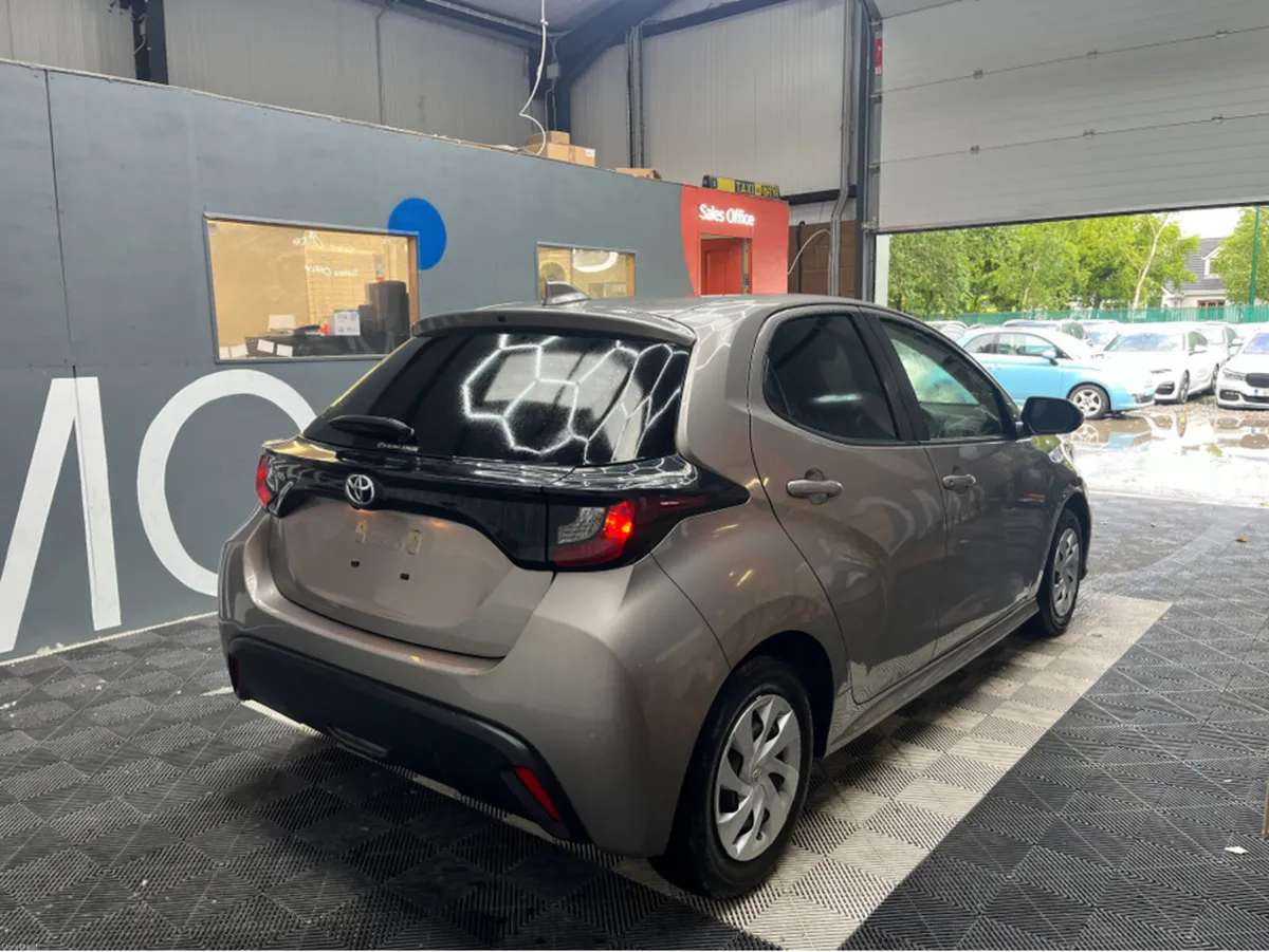 Toyota Yaris 2022 TOYOTA YARIS X 1.0 AUTOMATIC / R - Image 2