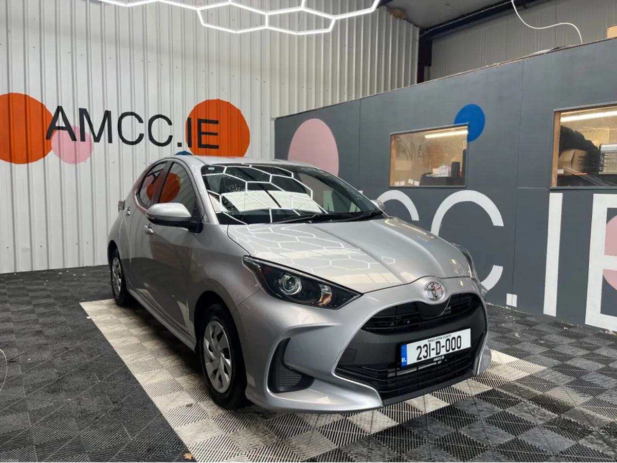 Toyota Yaris 2023 TOYOTA YARIS X 1.0 AUTOMATIC / R - Image 1
