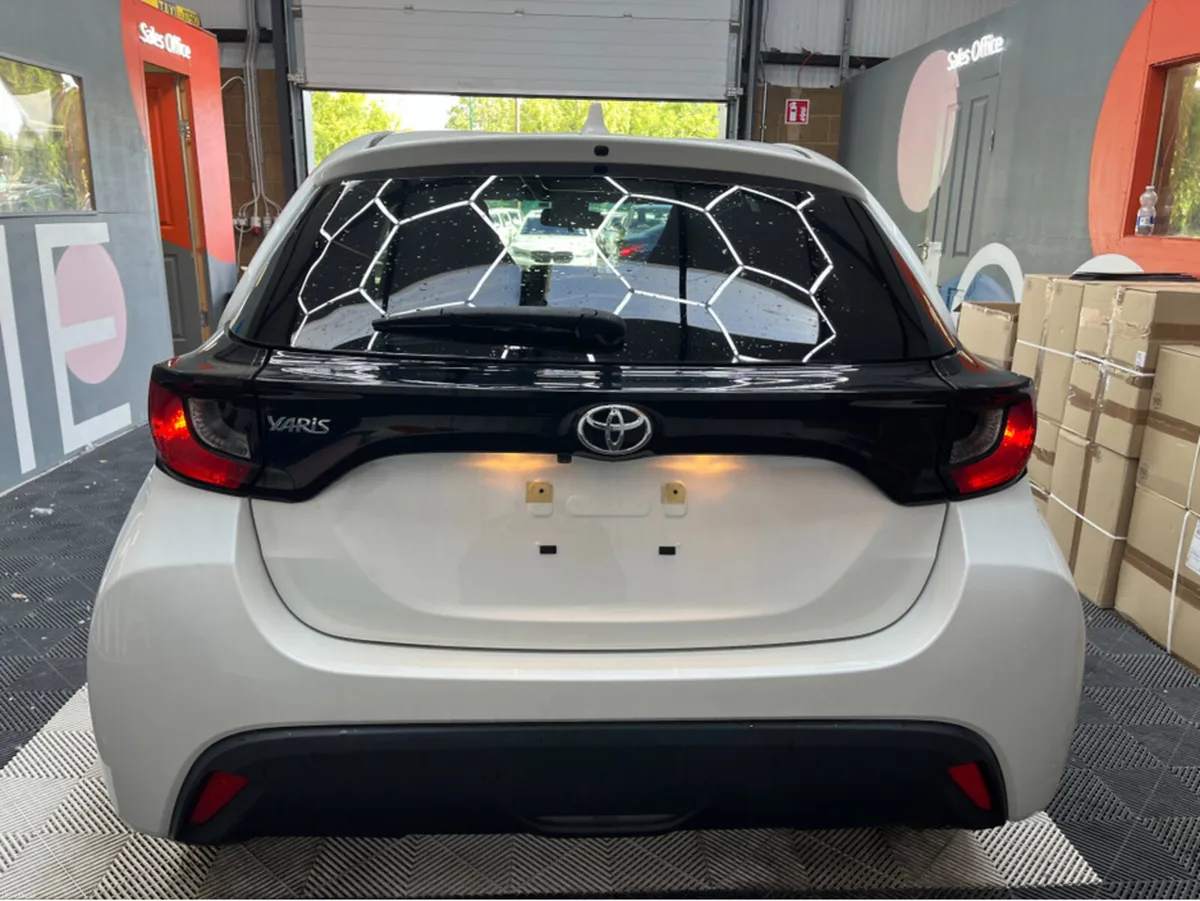 Toyota Yaris €13950 2022 TOYOTA YARIS X 1.0 AUTOMA - Image 3