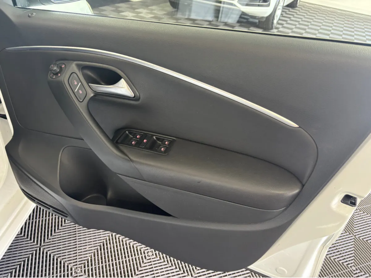 Volkswagen Polo *VOLKSWAGEN POLO* *LOW MILEAGE* *D - Image 6