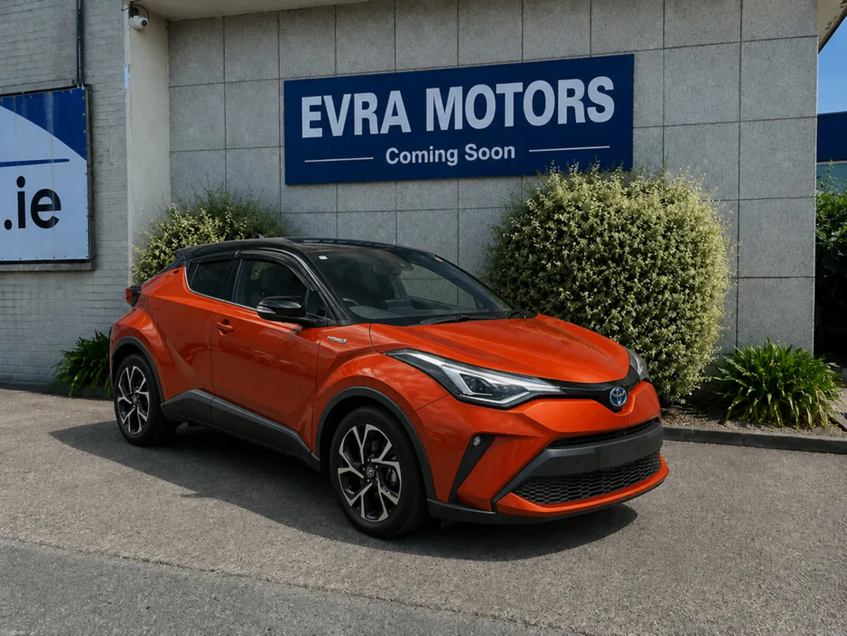 Toyota C-HR SOL HYBRID AUTOMATIC 1.8 PETROL //HALF