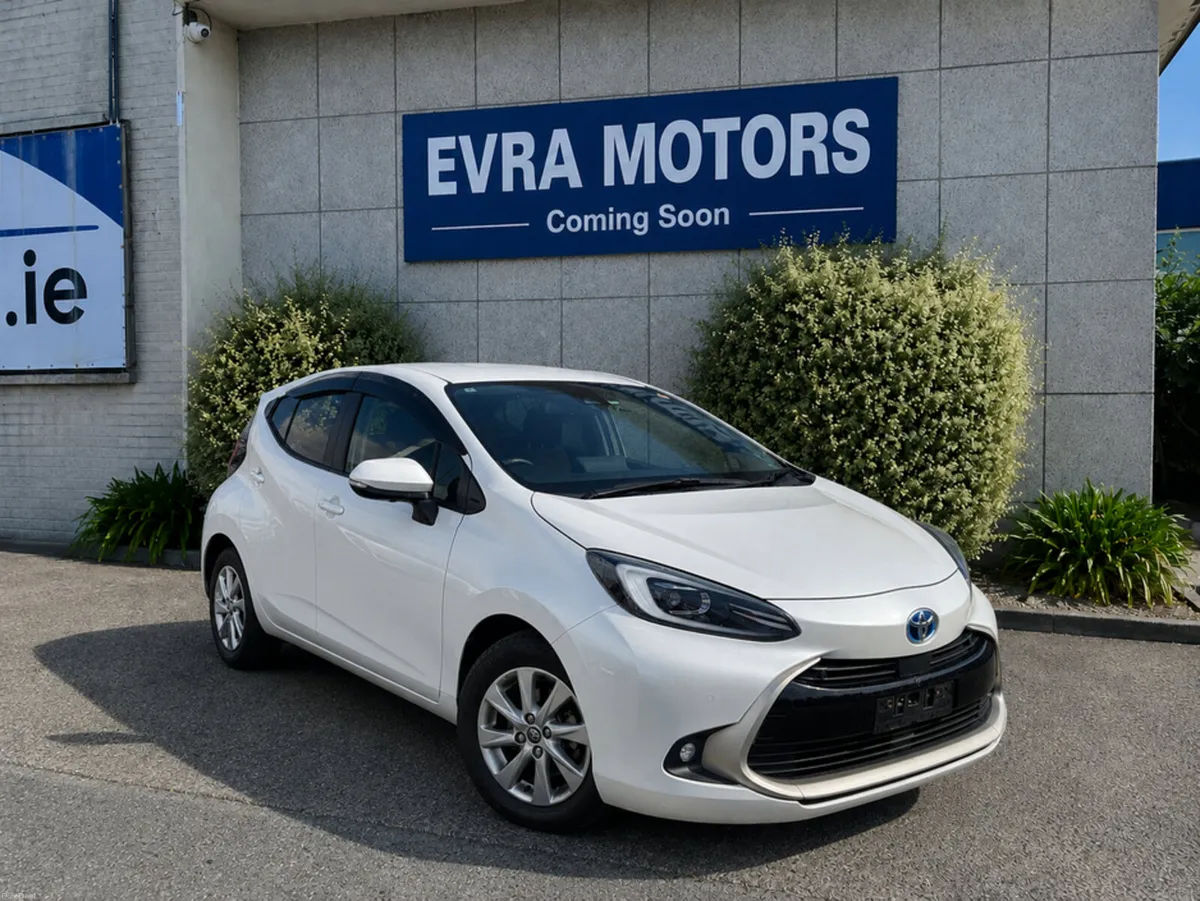 Toyota Aqua Z HYBRID NEW MODEL AUTOMATIC 1.5 PETRO