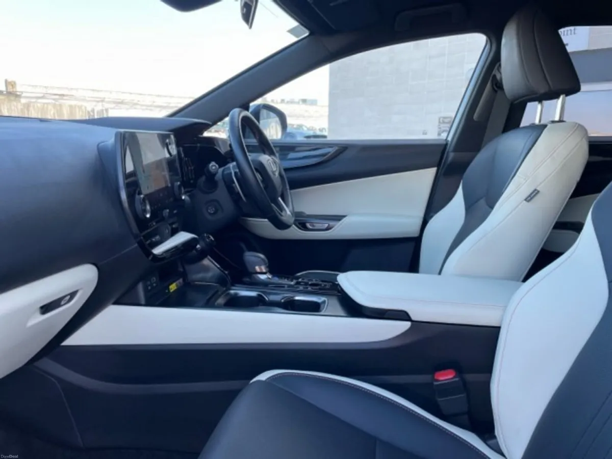 Lexus NX NX 450h+ Executive AWD // Heated Mirrors - Image 6