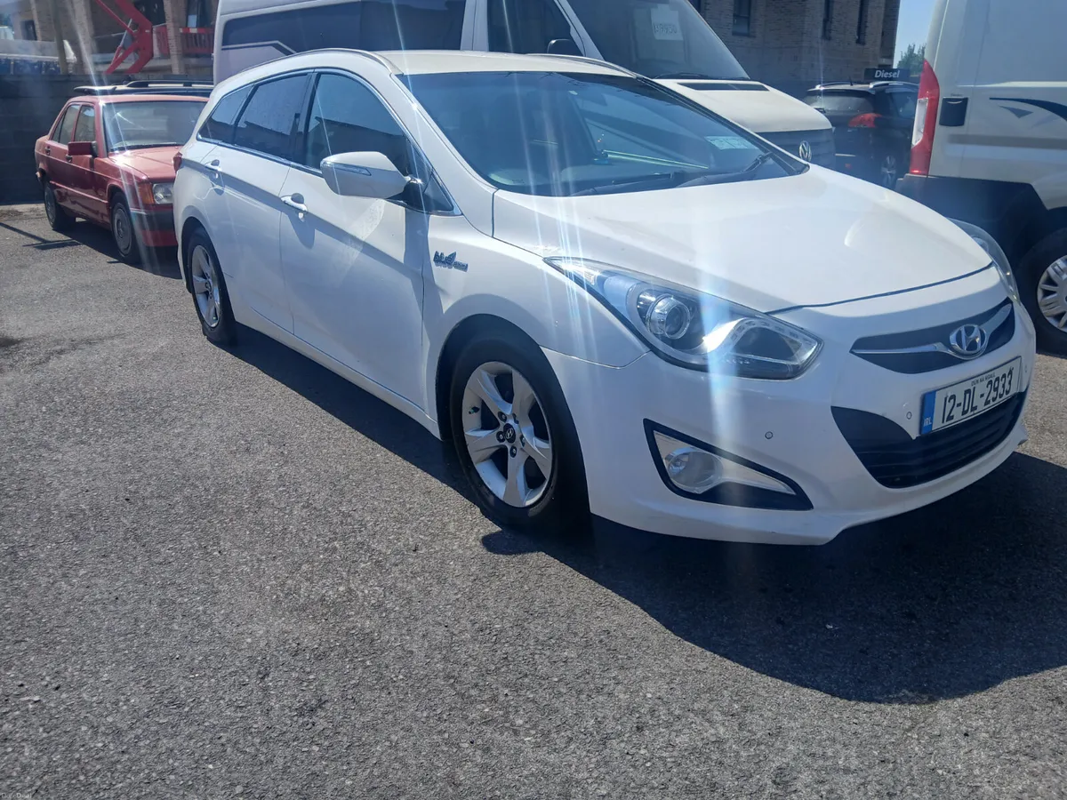 Hyundai i40  diesel  estate. 2012 - Image 3