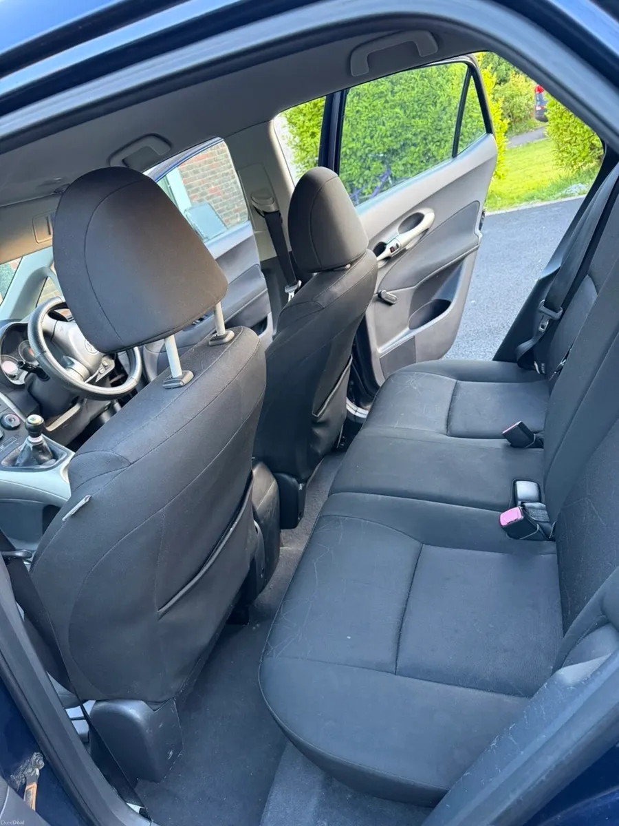 Toyota auris - Image 4
