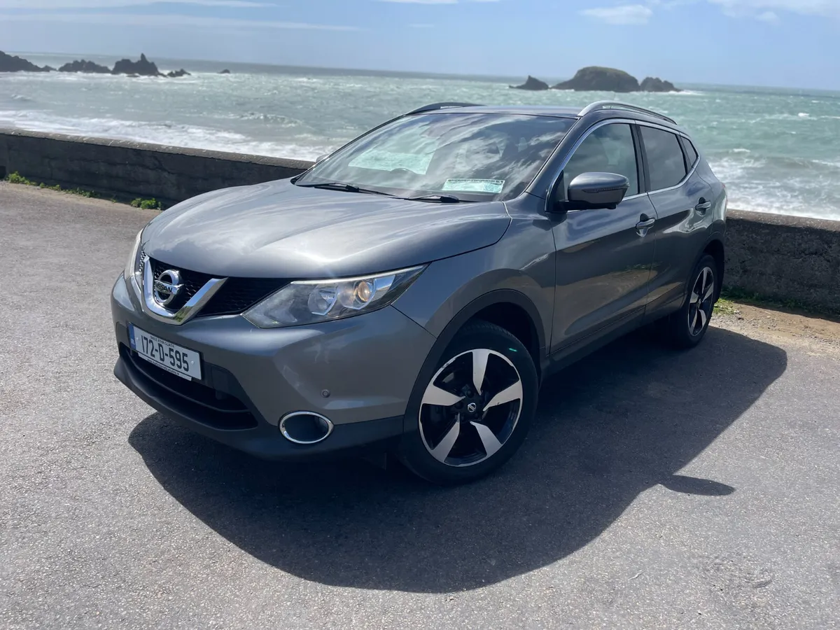 172 Nissan Qashqai  Premium.. Glass Roof.. Hi Spec - Image 3