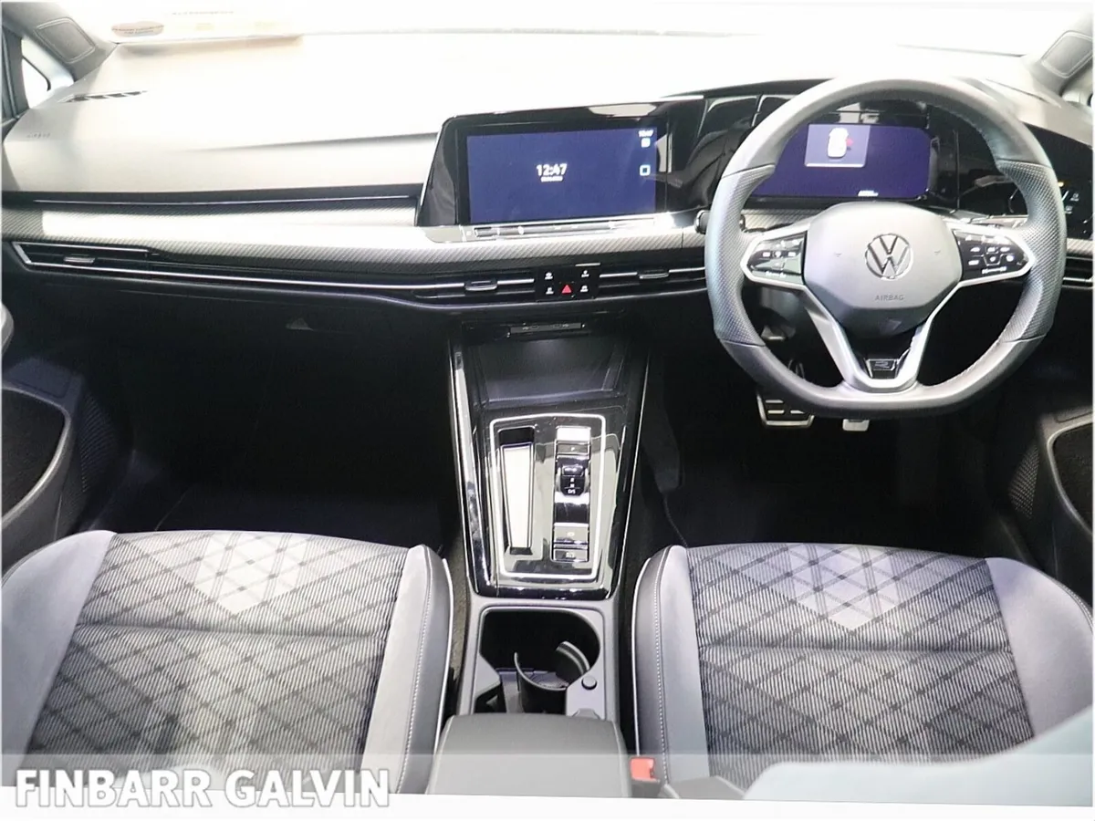 VW Golf 2.0 TDI 150HP R-Line DSG - Image 4