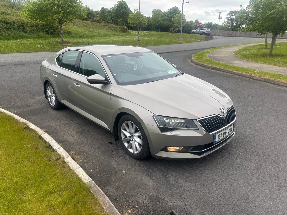 2016 Skoda Superb  2.0 TDI 150 BHP Style - Image 3
