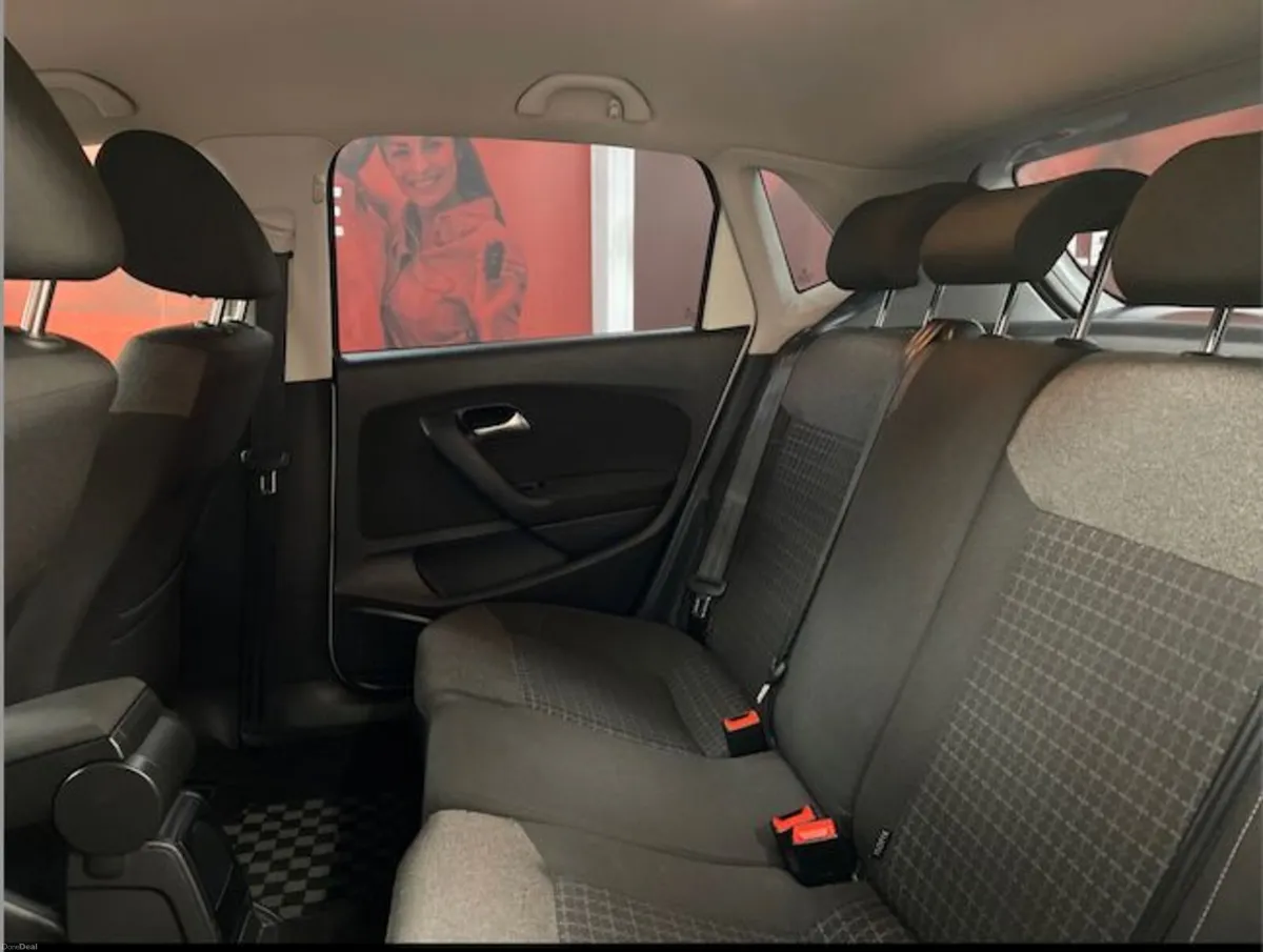 2017 Volkswagen Polo Automatic 1.2TSI Comfortline - Image 2