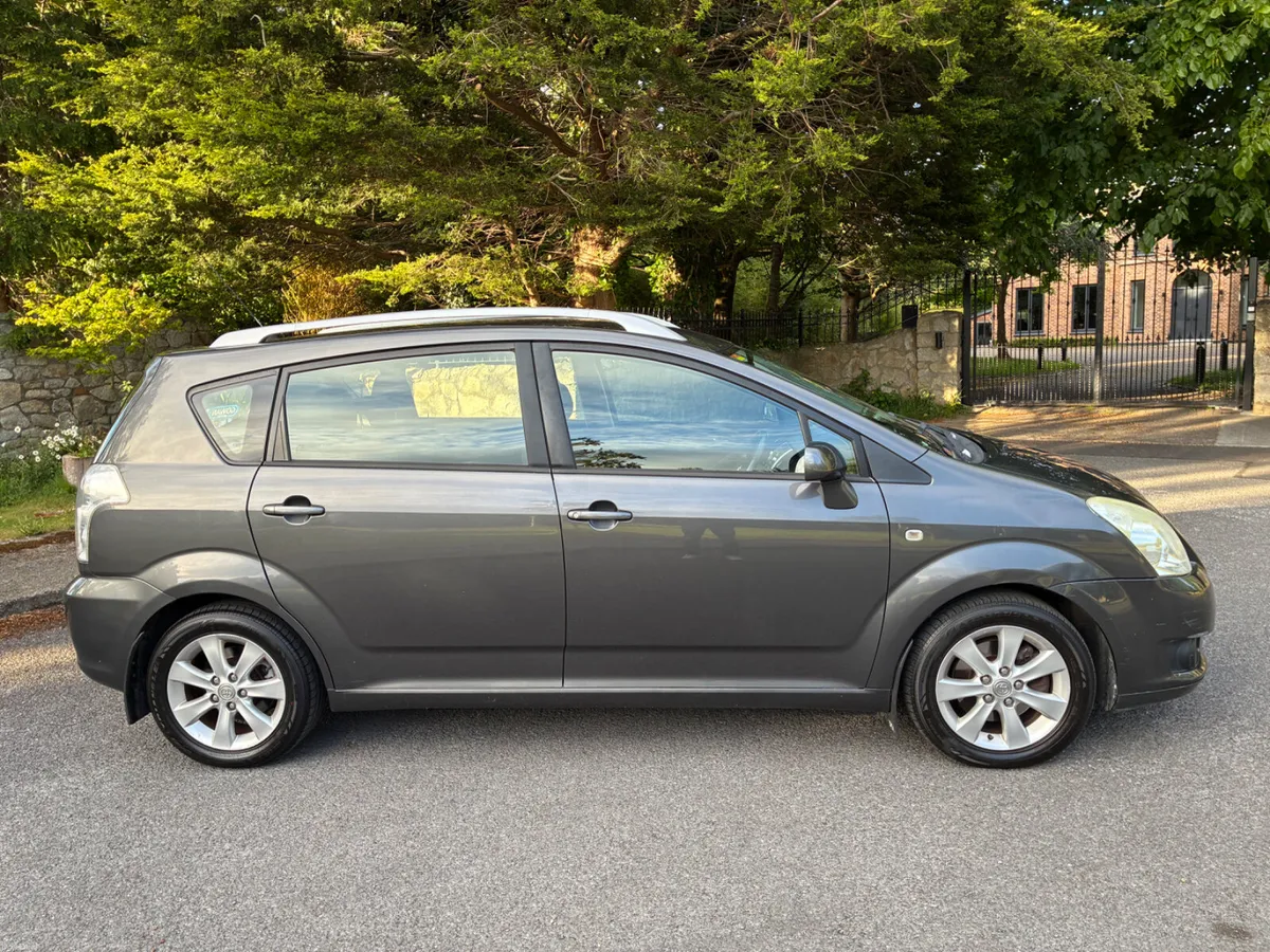 Toyota Corolla Verso - Low kms - Image 4
