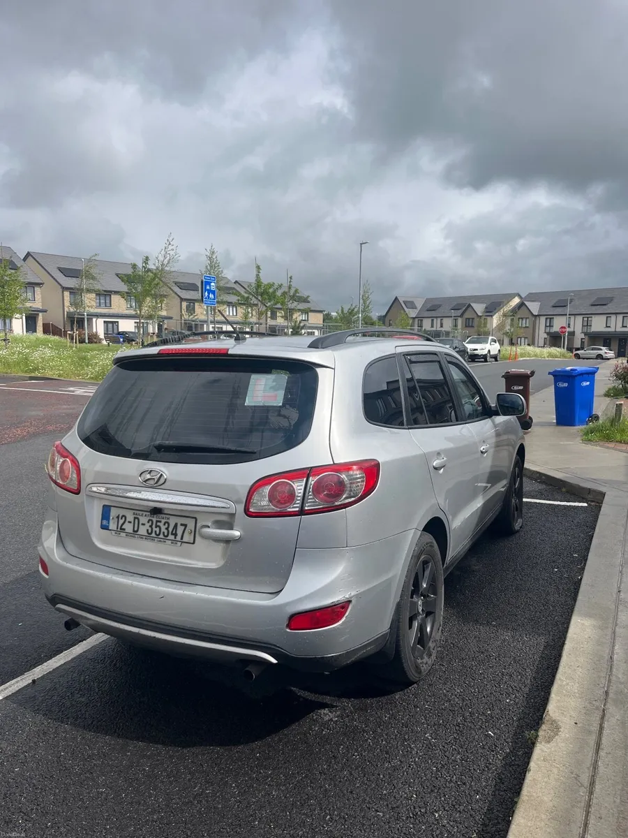 Hyundai Santa Fe 2012 - Image 3