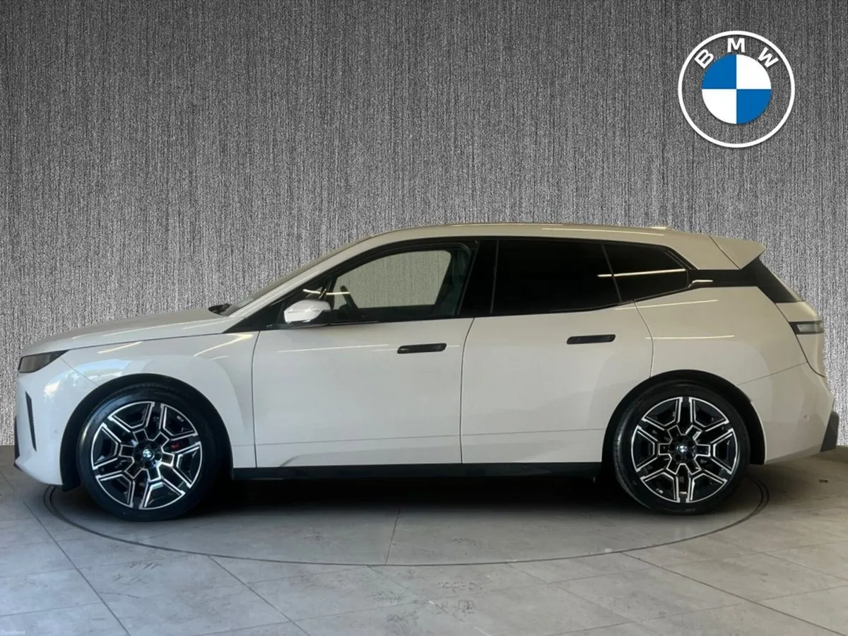 BMW iX xDrive45 M Sport - Image 4