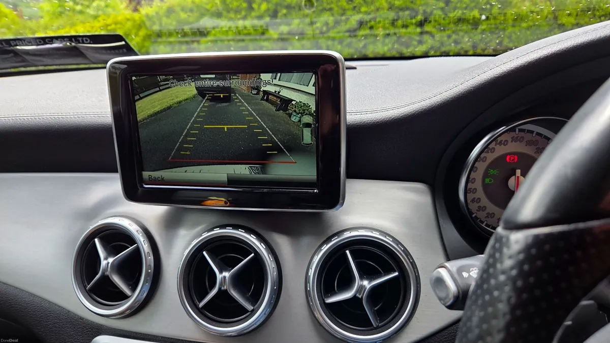 Mercedes-Benz GLA 1.6 Petrol 156HP 2014 Luxury - Image 4