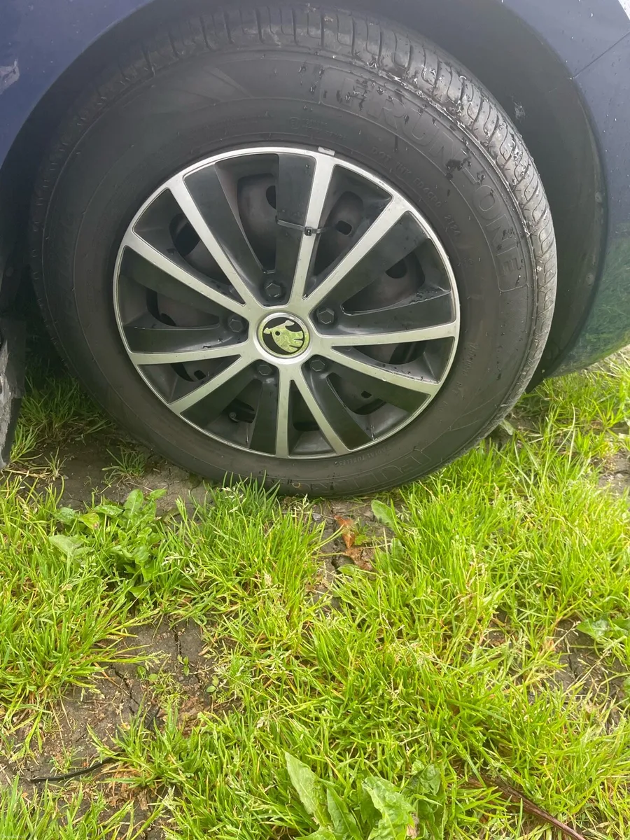 2013 Skoda Rapid 1.2 petrol - Image 2