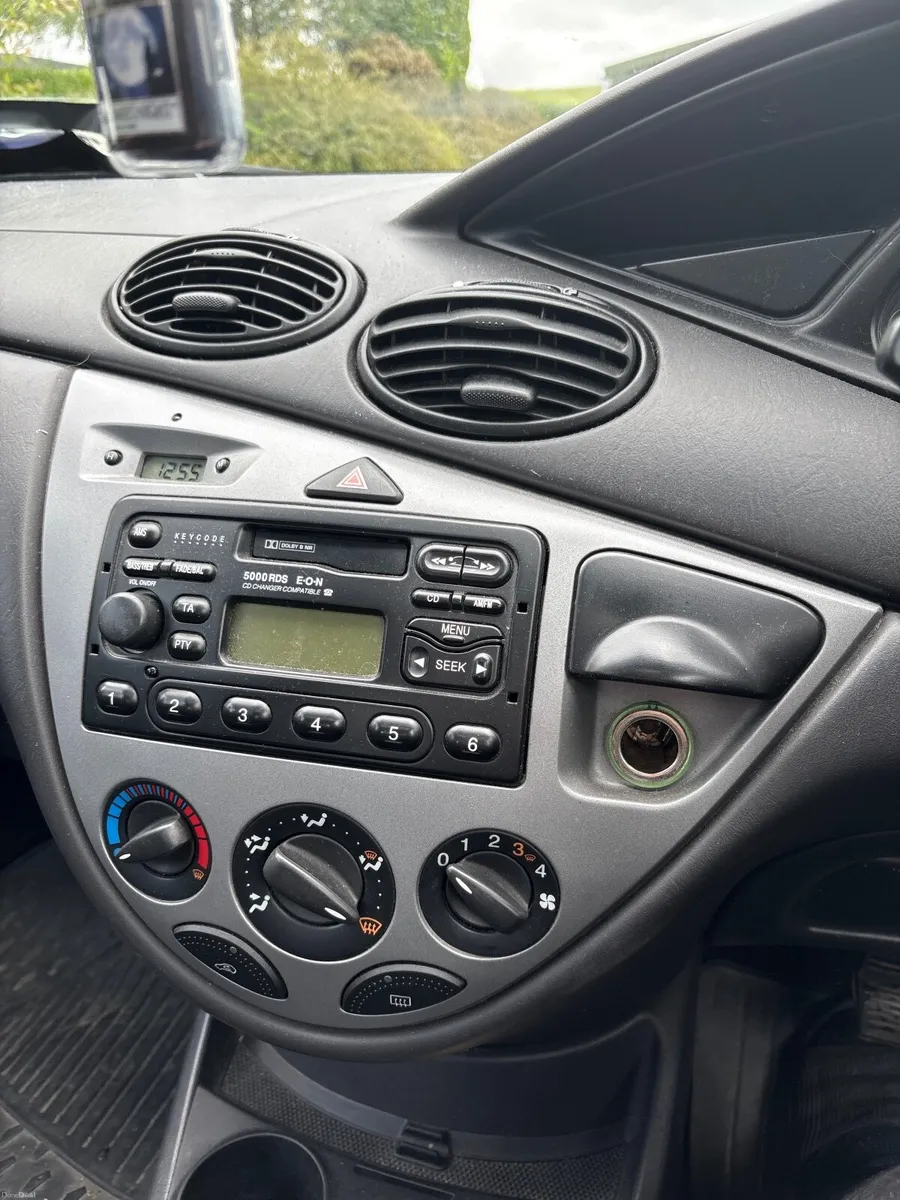 Ford Focus 2003 - Image 3