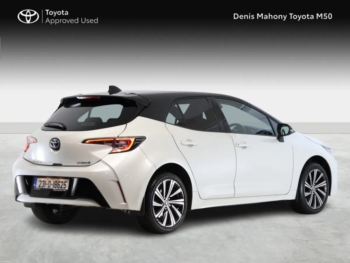 Toyota Corolla Luna Sport Hatchback Hybrid - Image 2
