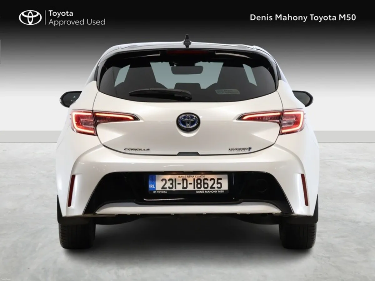 Toyota Corolla Luna Sport Hatchback Hybrid - Image 4