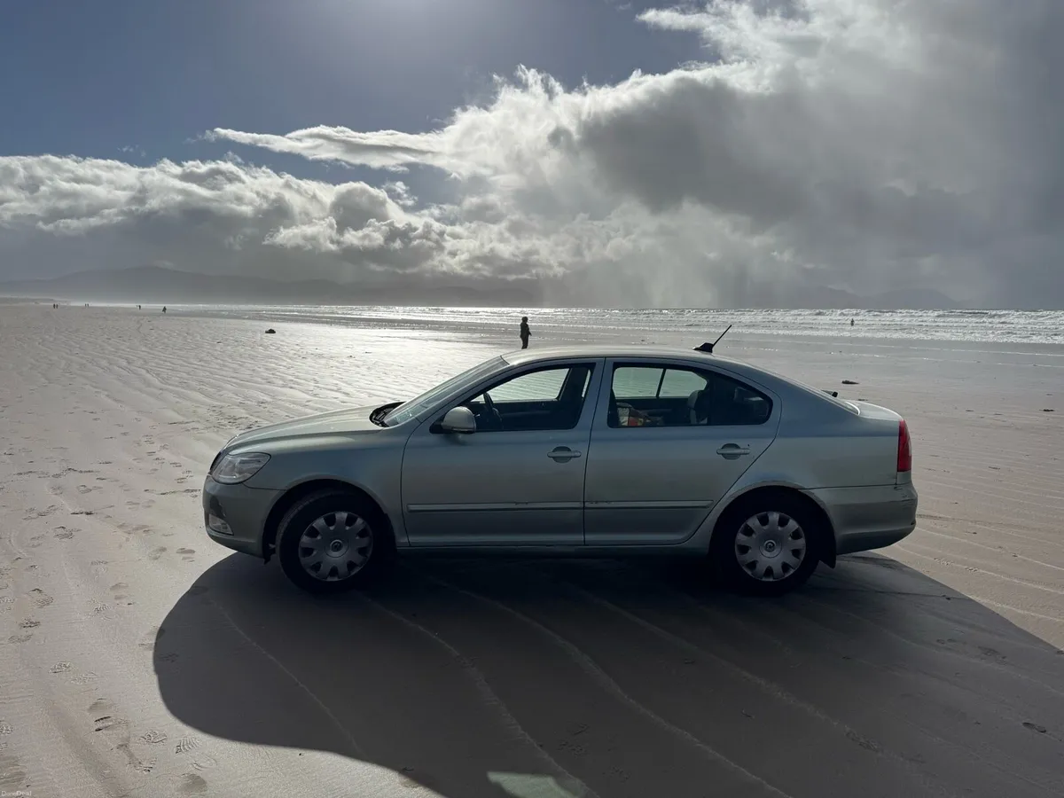 Skoda Octavia 88,000 KM ONLY | Serviced - Image 3