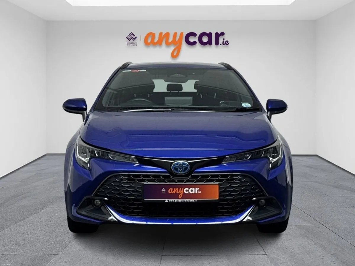 Toyota Corolla 1.8 Hybrid Luna Saloon - Image 2