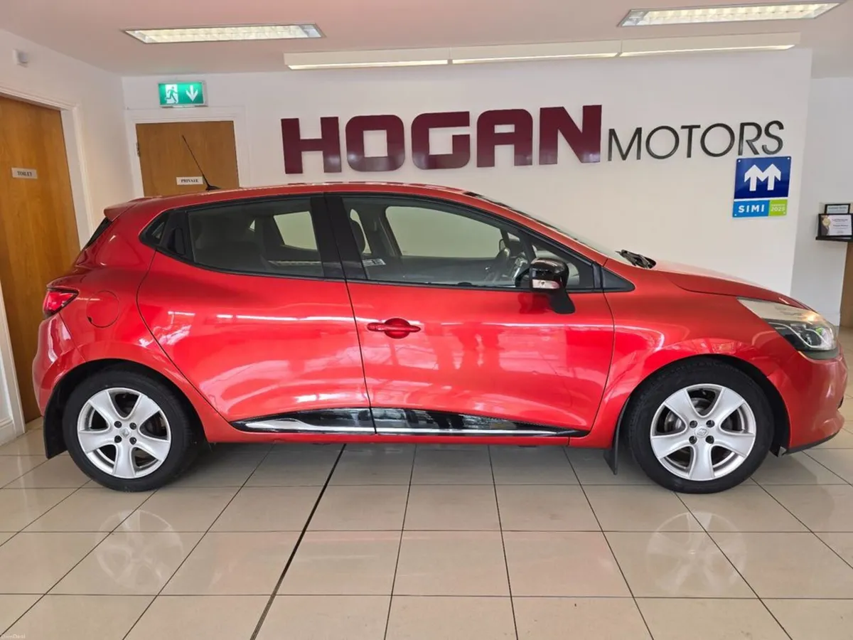 Renault Clio Dynamique 1.2 Petrol 5DR H/B - Image 3