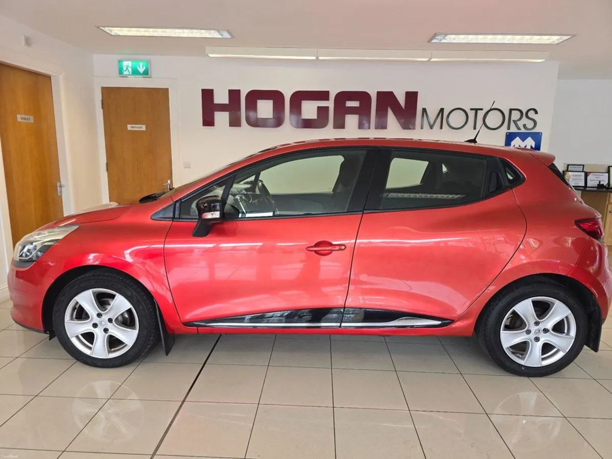 Renault Clio Dynamique 1.2 Petrol 5DR H/B - Image 4