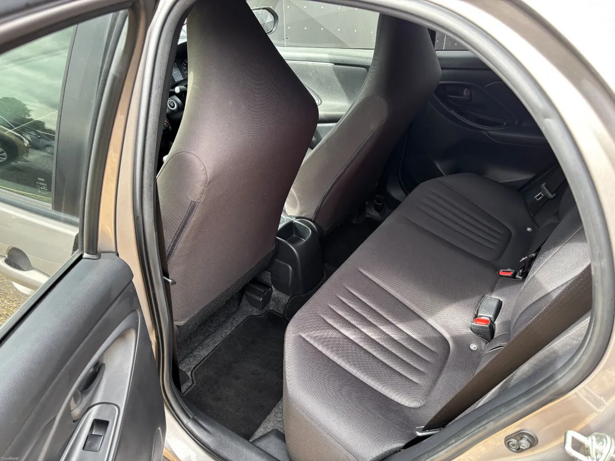 Toyota Yaris 1.0 Automatic 2022 - Image 6