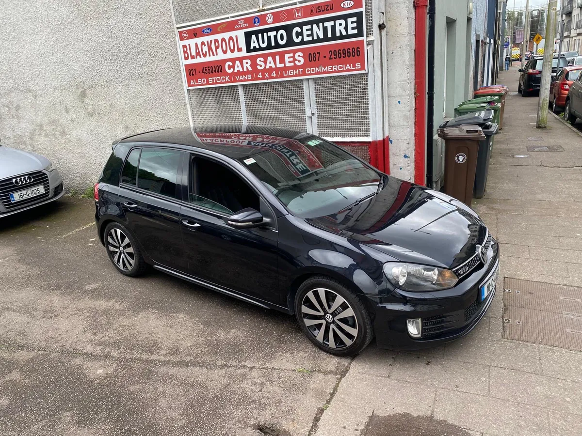 Volkswagen Golf 2010 - Image 2