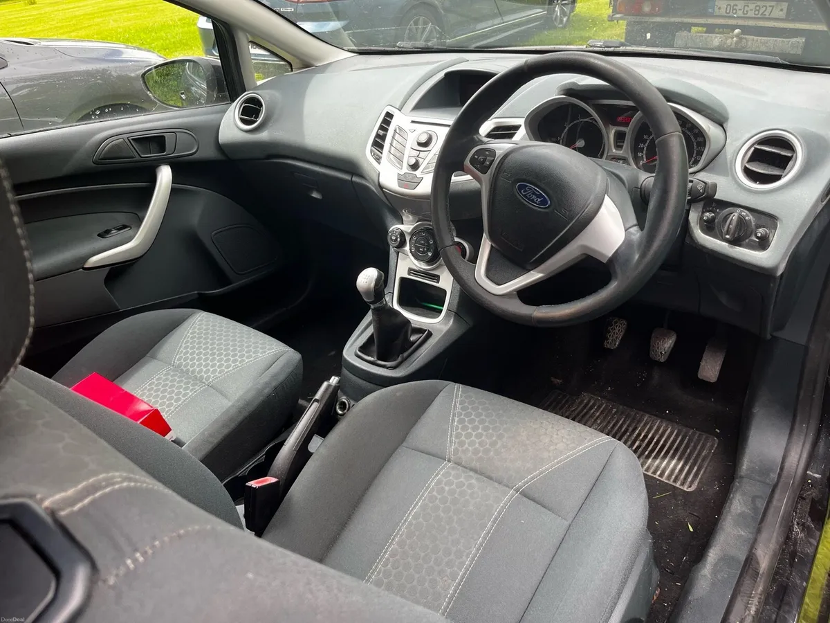 2010 ford fiesta - Image 3