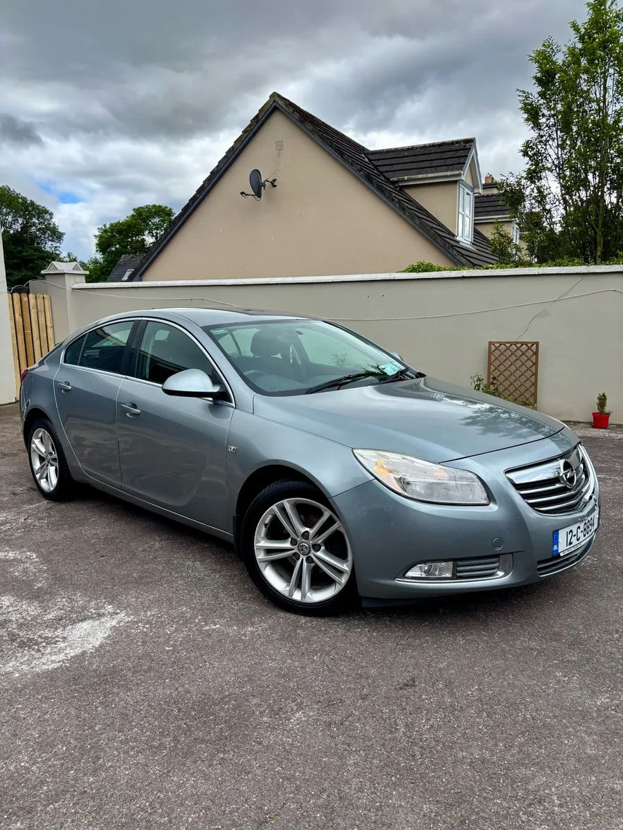 2012 Opel Insignia 2L - Image 1