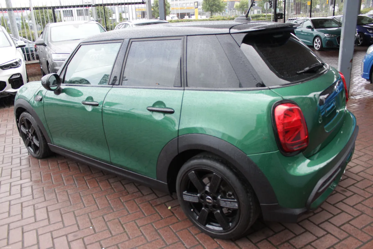 2.0 SD COOPER EDITION 5DR HATCHBACK AUTO  AS NEW - Image 6
