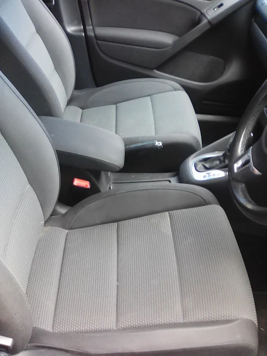 Volkswagen Golf 2011 - Image 6