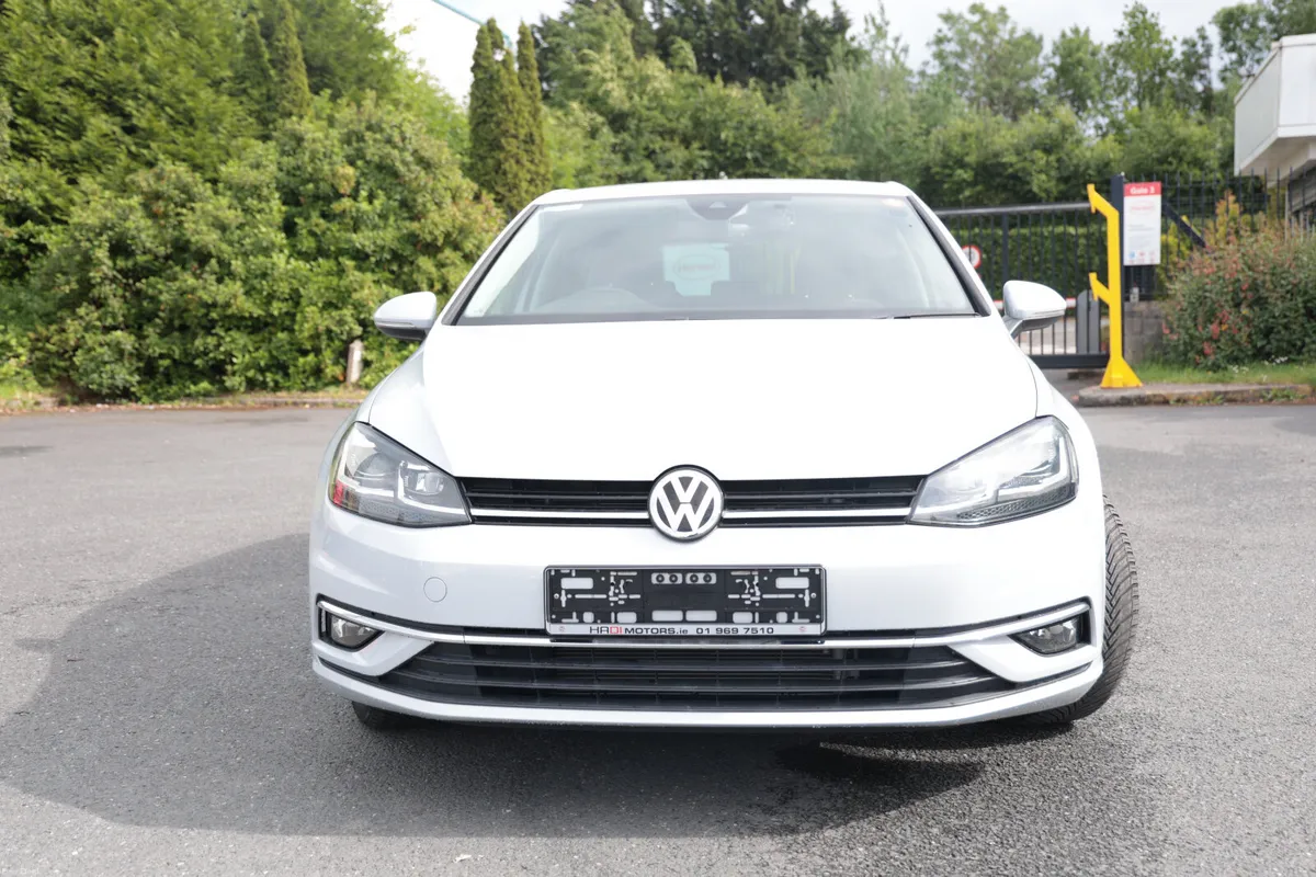 Volkswagen Golf White 2017 - Image 2