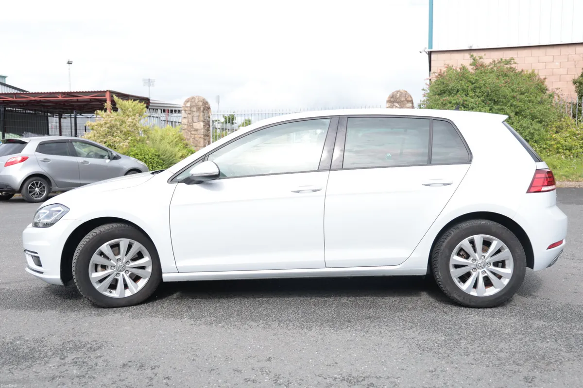 Volkswagen Golf White 2017 - Image 6