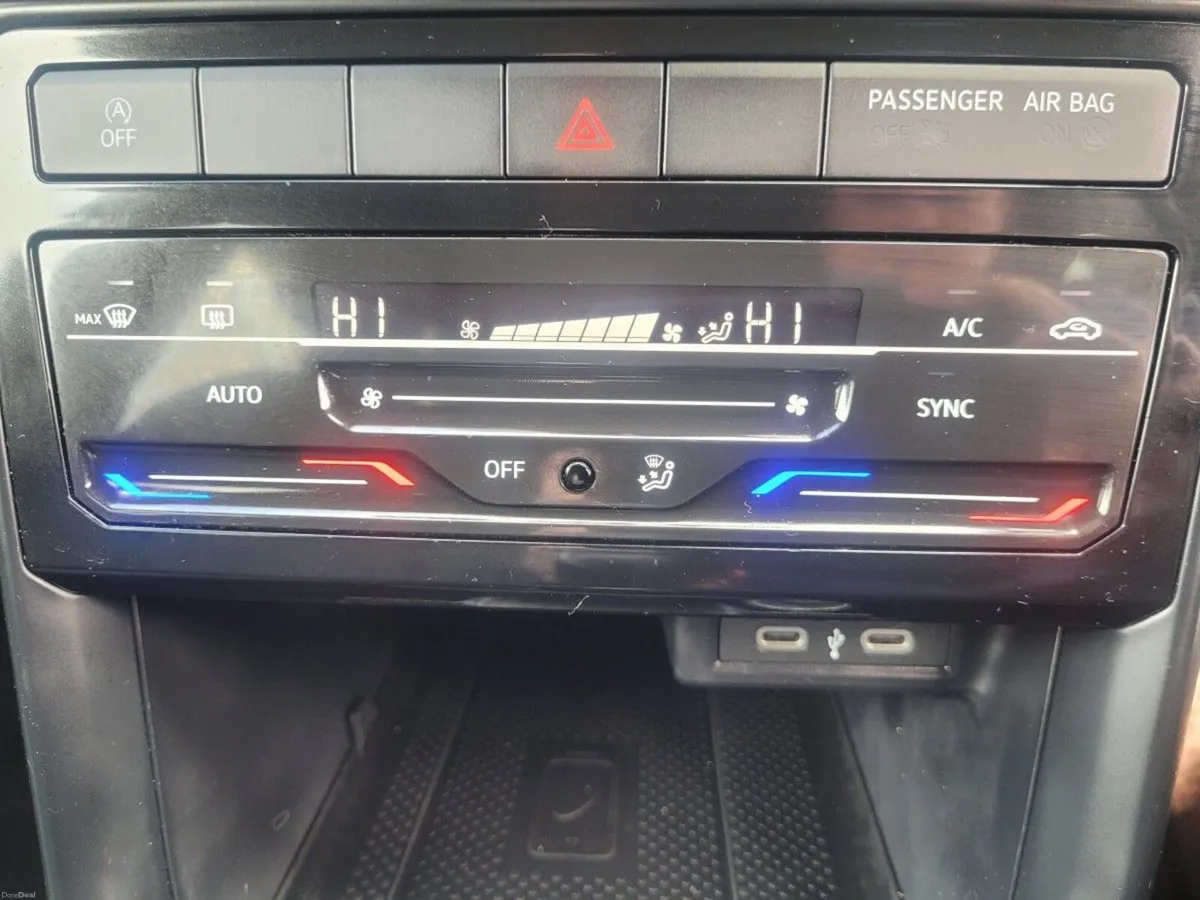 Volkswagen T-Cross LIFE 1.0 TSI 95BHP*EXTRA REAR V - Image 5