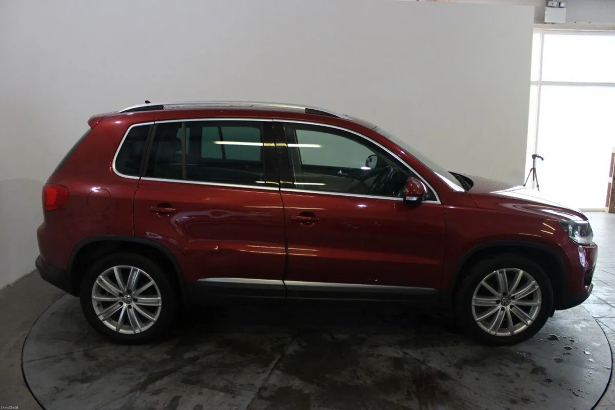 Volkswagen Tiguan 2.0 TDI 110HP BMT Sport & Style - Image 2