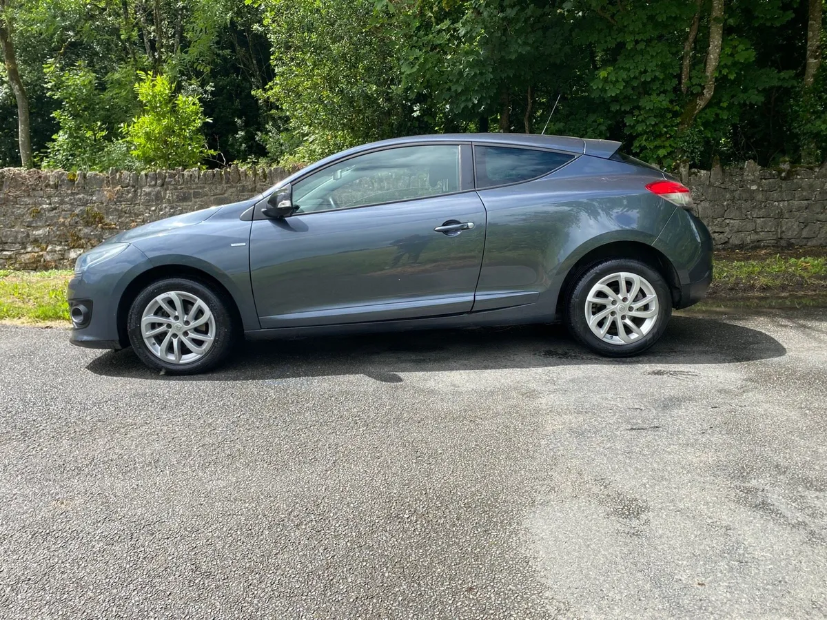 RENAULT MEGANE COUPÉ AS NEW 140 kms - Image 2