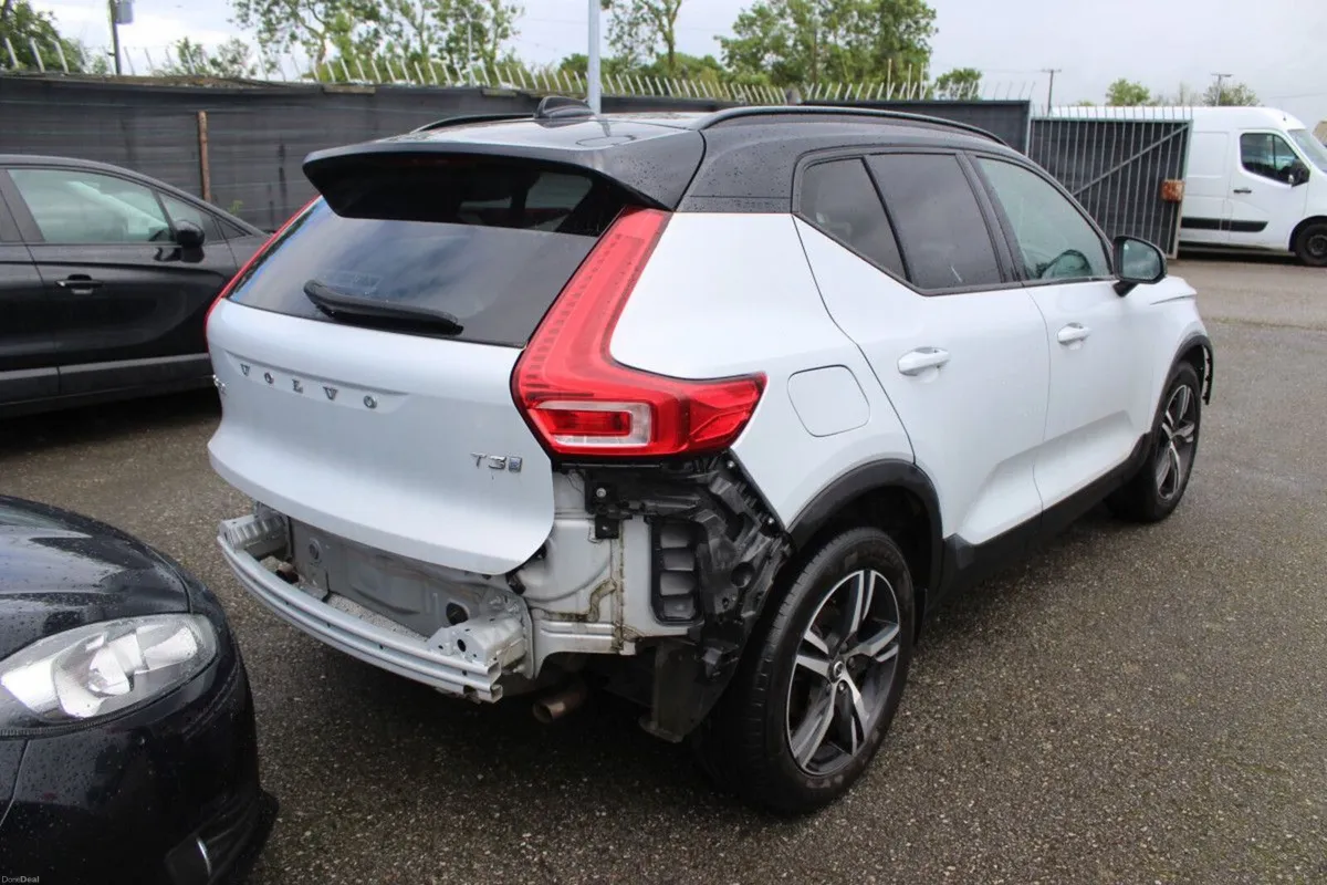 Volvo XC40 T3 (163hp) R-Design - DAMAGED VEHICLE / - Image 3