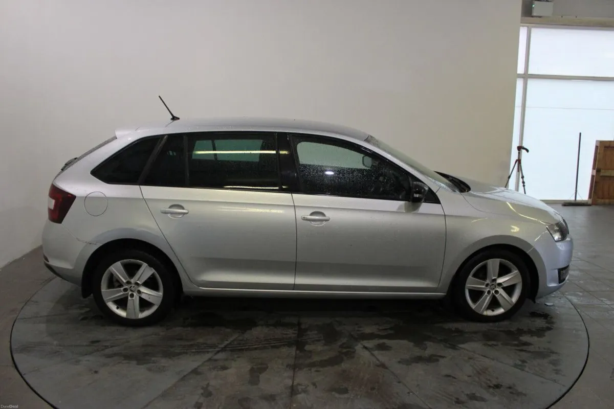 Skoda Rapid 1.4TDI 90HP SPACEBACK AMBITION - ABS L - Image 2