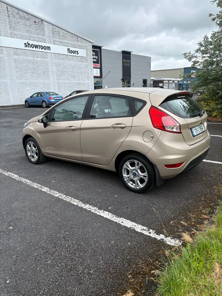 2017 Ford fiesta 1.0 ZETEC only 27k km - Image 4