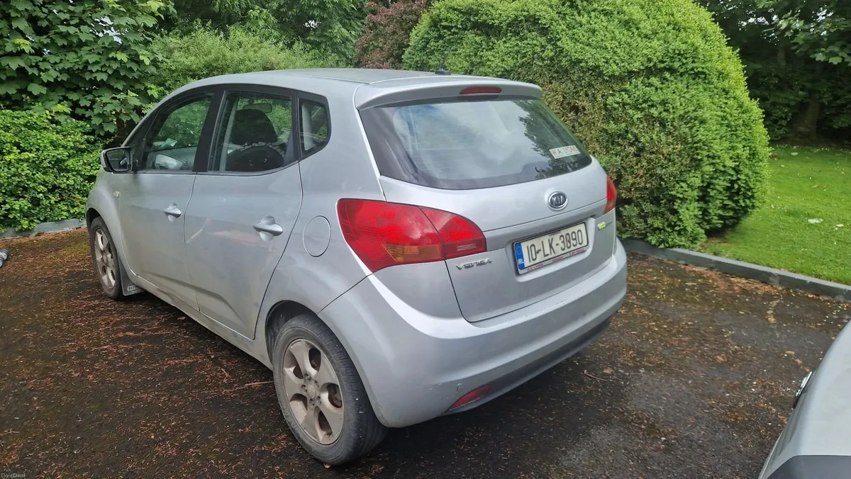 Kia Venga 2010 - Image 4