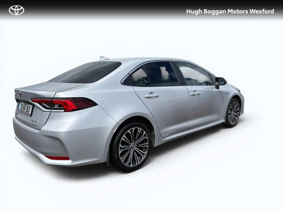 Toyota Corolla LUNA SPORT SALOON - Image 2